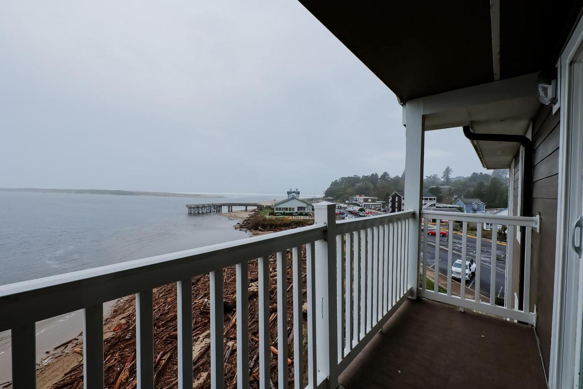 Siletz Bay Beachfront By Oyo Hotel Lincoln City